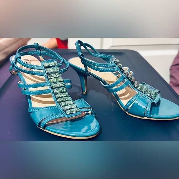 NEW Rialto Turquoise Kitten Heels with Open Top Beautiful 6.5 US M - Picture 12 of 16